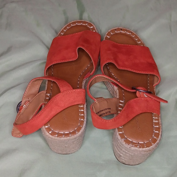 Espadrilles Wedges Universal Thread Size:7 gently worn - Picture 6 of 9
